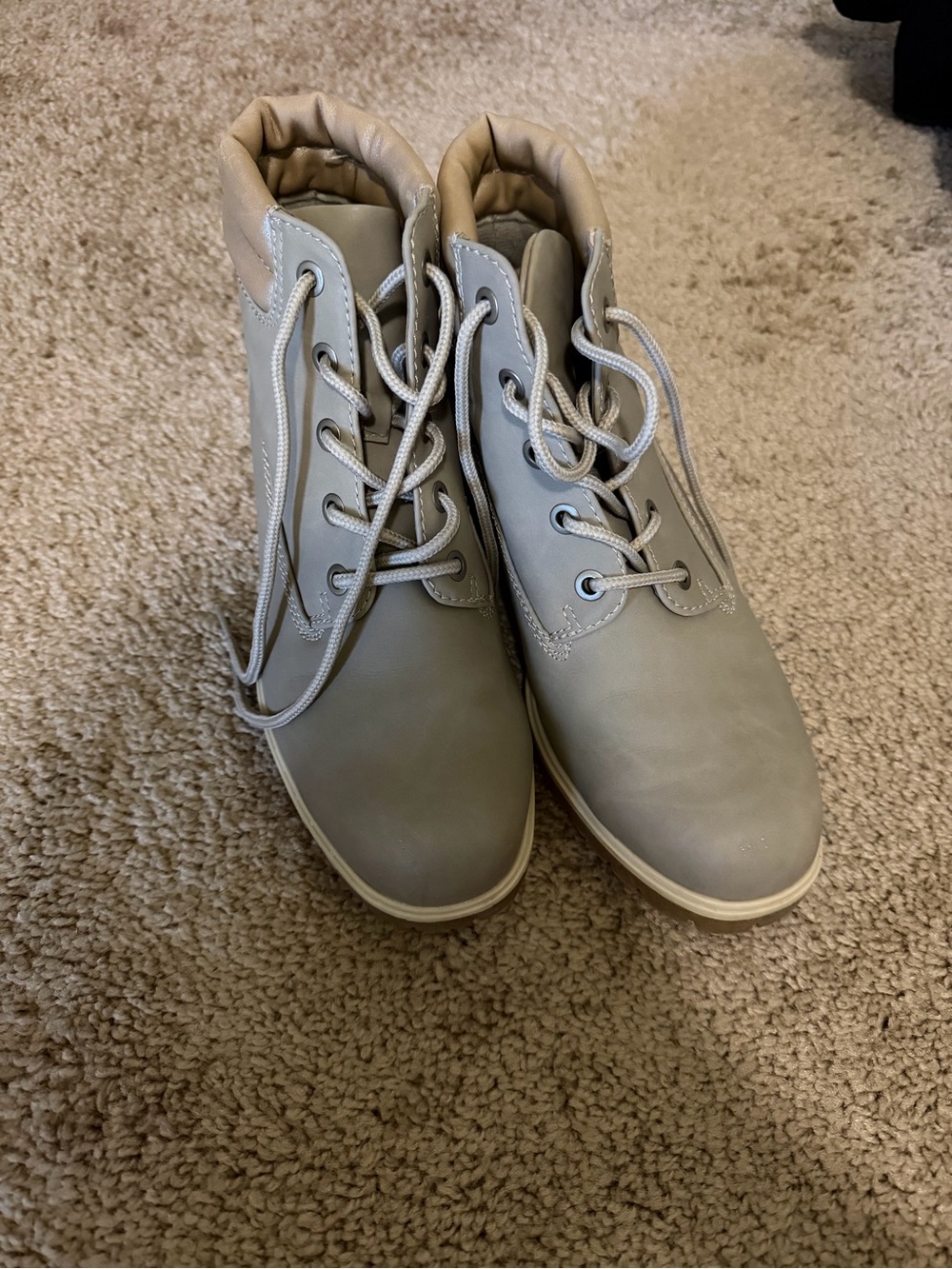 Women’s Casual Lace-Up Ankle Boots in Light Gray